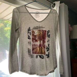 Size Med Free to Wonder long sleeve shirt